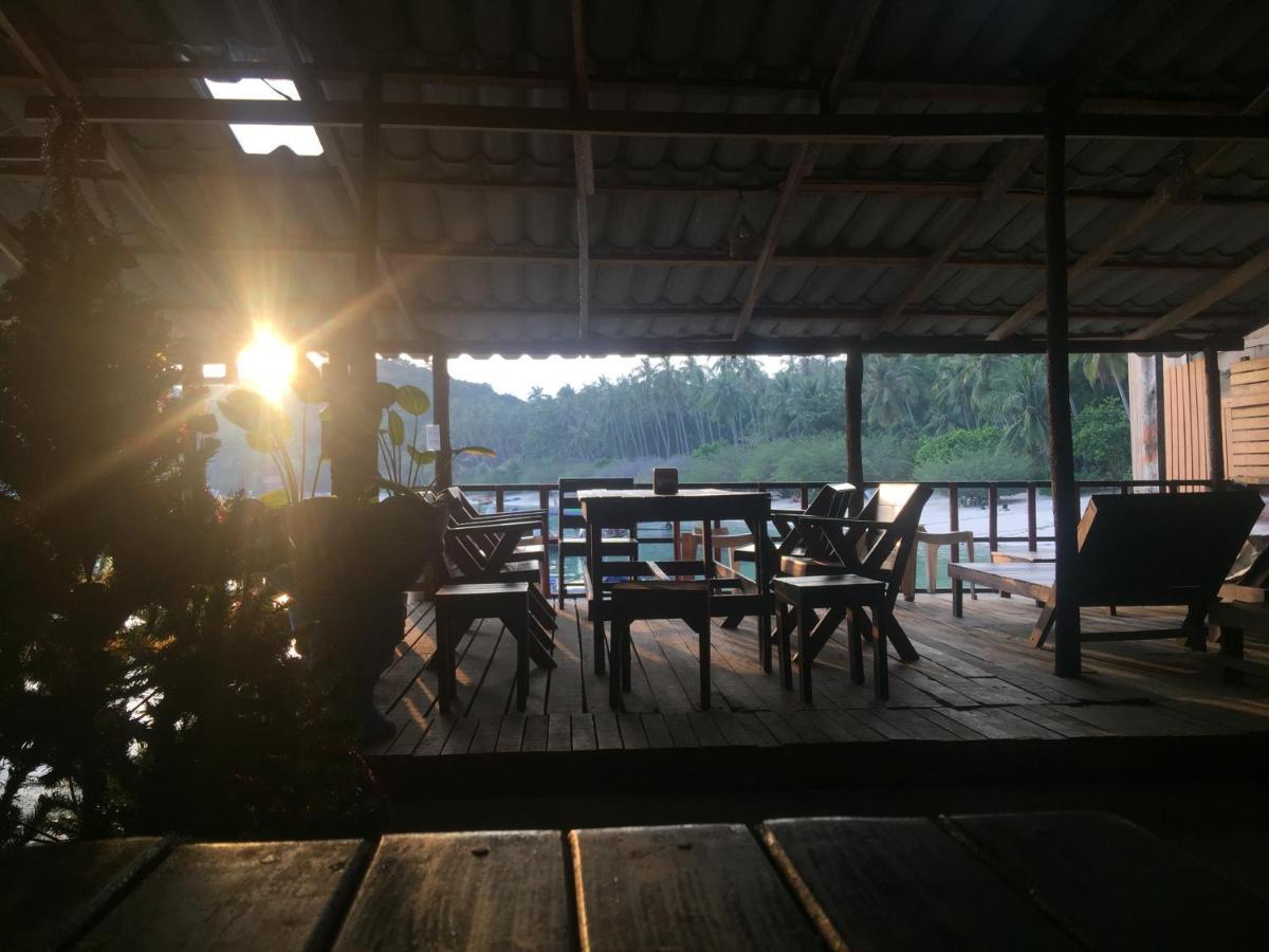 Rocky Resort Koh Tao Exterior photo